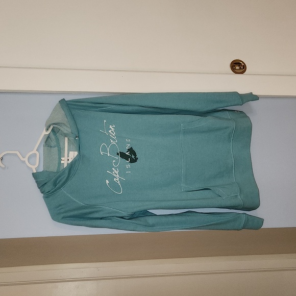 NEW WITH TAGS Lightweight Hoodie - Picture 1 of 7